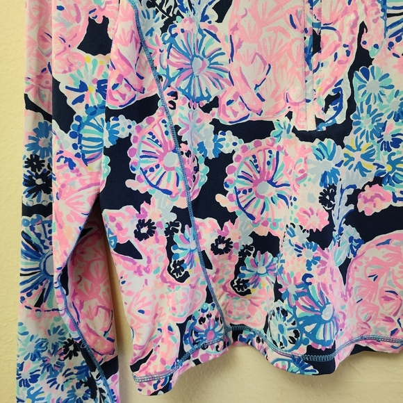 Lilly Pulitzer Luxletic Justine Crop Half Zip Rash Guard Turtle Amazement Sz M - Picture 5 of 9